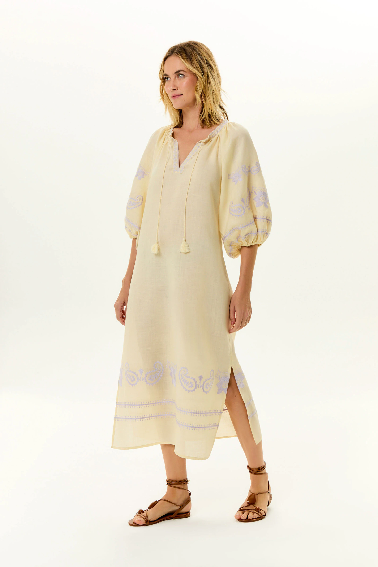 Vestido Midi Bordado Paisley
