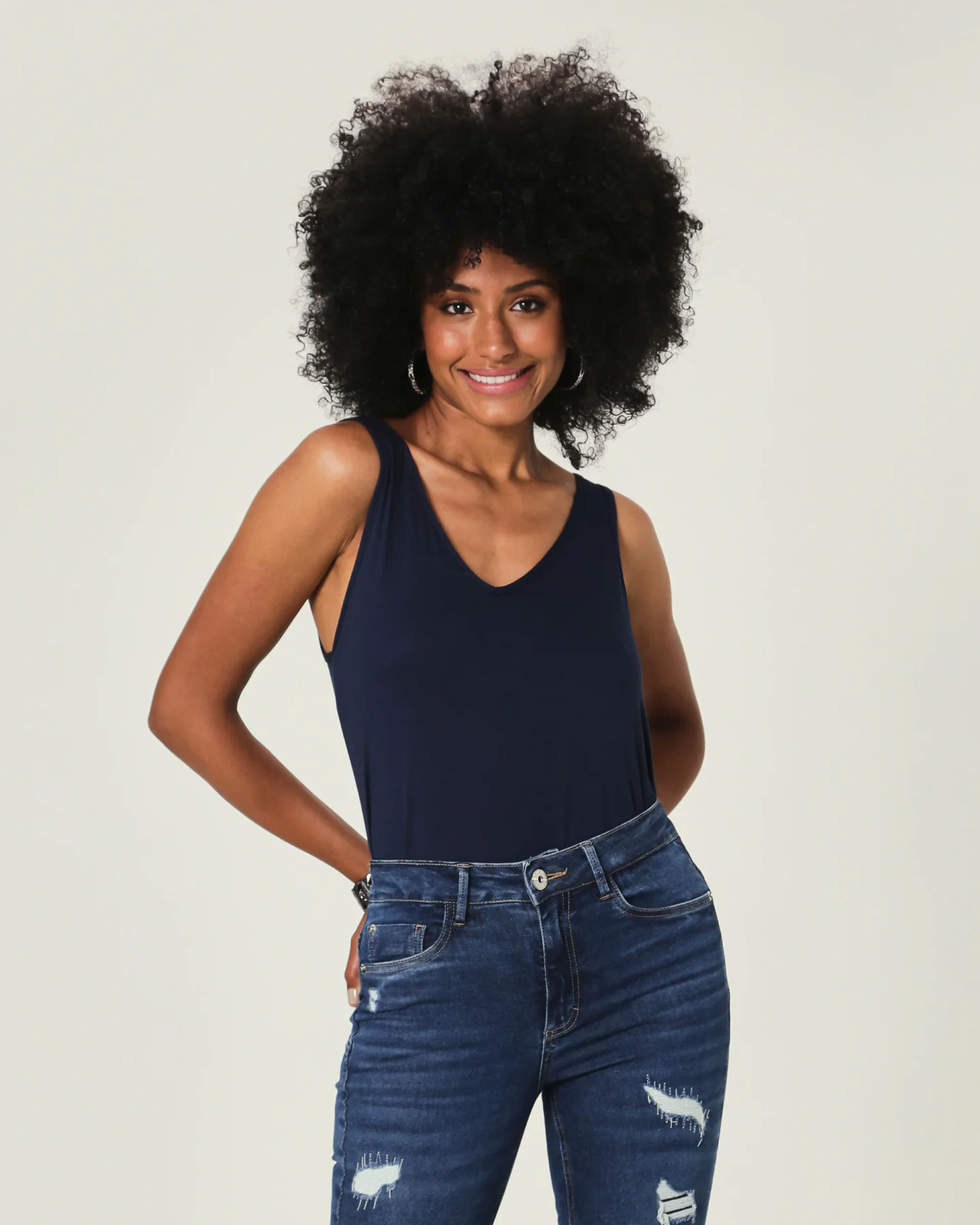 Regata Básica Feminina Decote V Em Viscose Stretch
