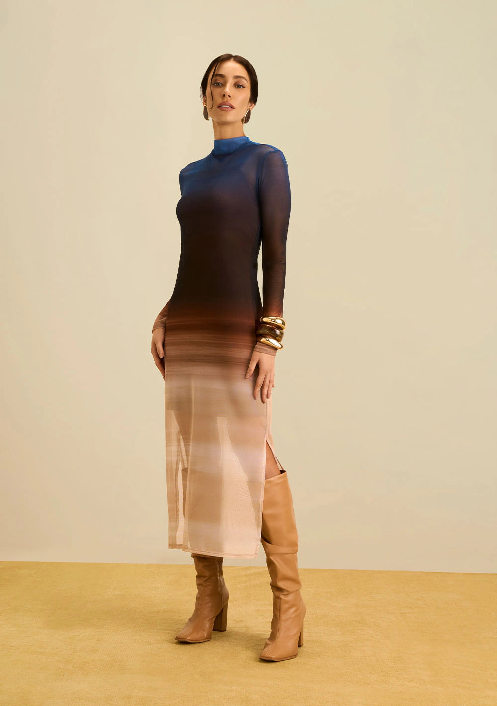 Vestido Maria.Valentina Ajustado Gola Alta Manga Longa Midi Marrom