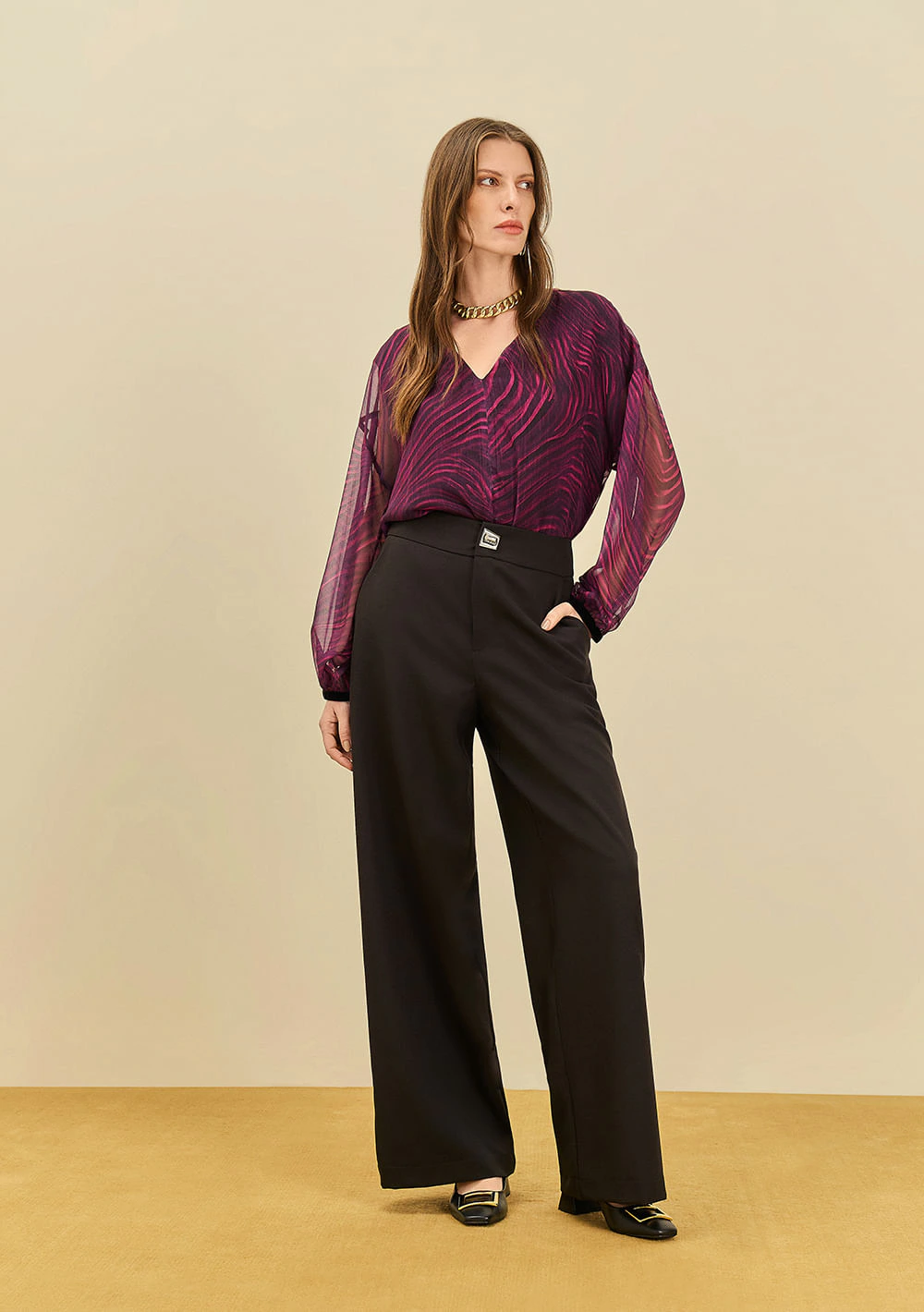 Blusa Maria.Valentina Solta Decote V Manga Longa Padrão Preto