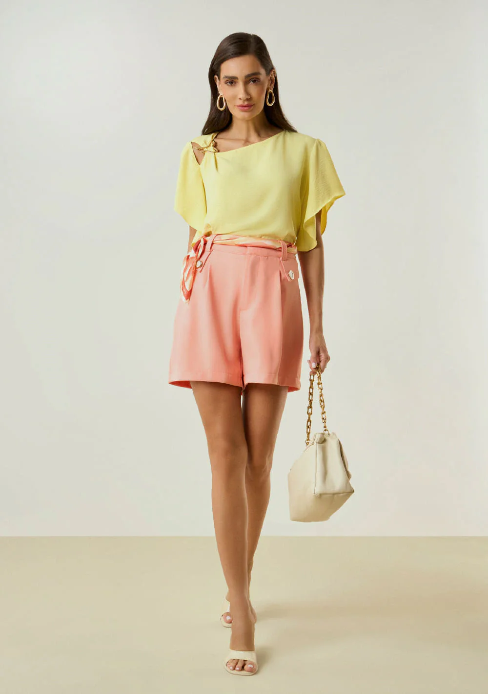 Blusa Maria.Valentina Solta Decote Canoa Manga Curta Padrão Amarelo