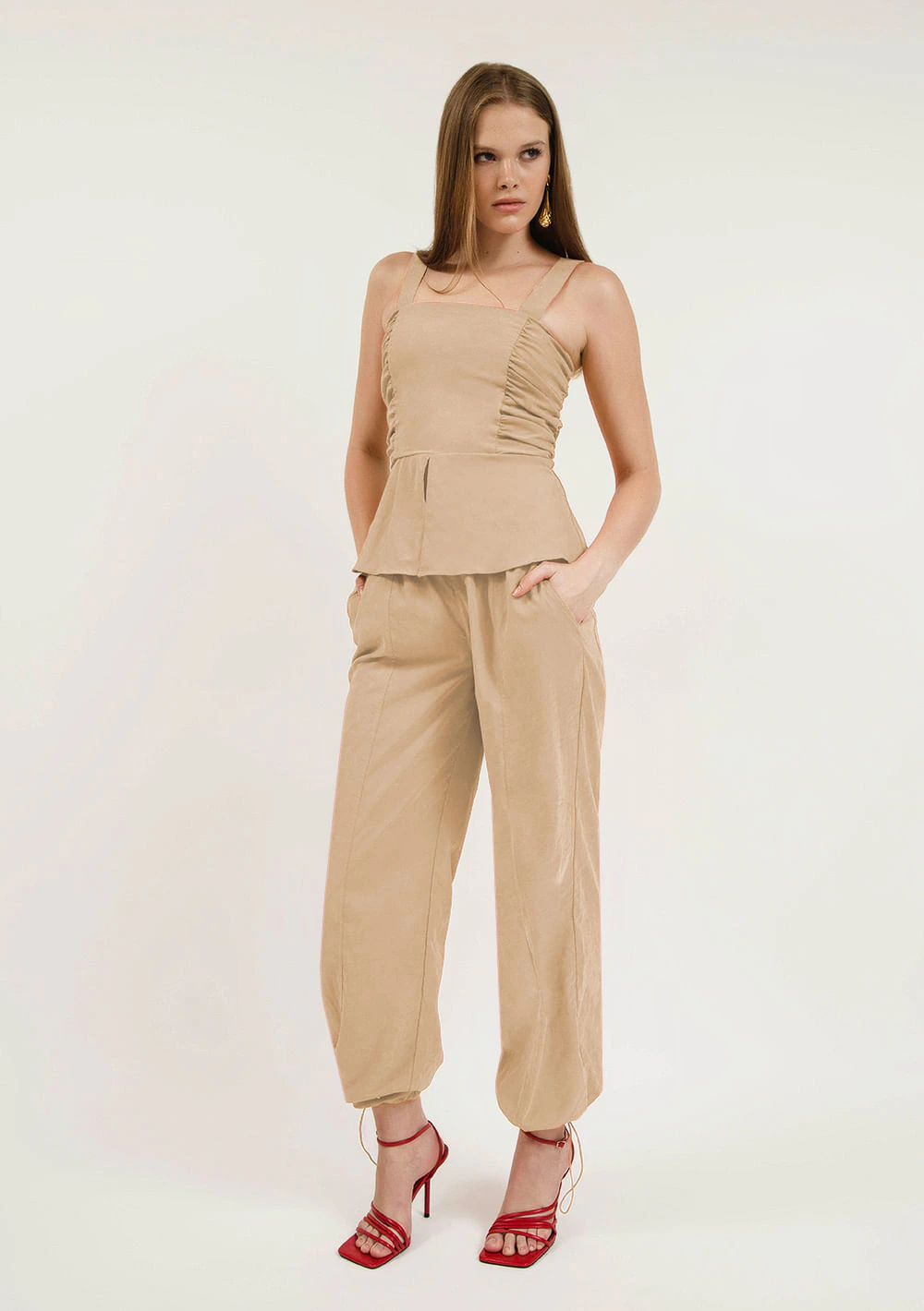 Calça Zinco Parachute Cós Alto Detalhe Barra Bege