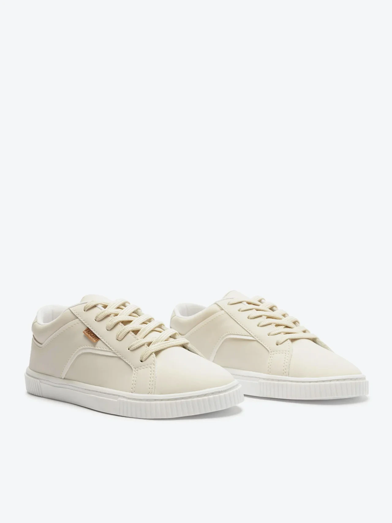 Tênis Detalhe Linhas Bege e Branco