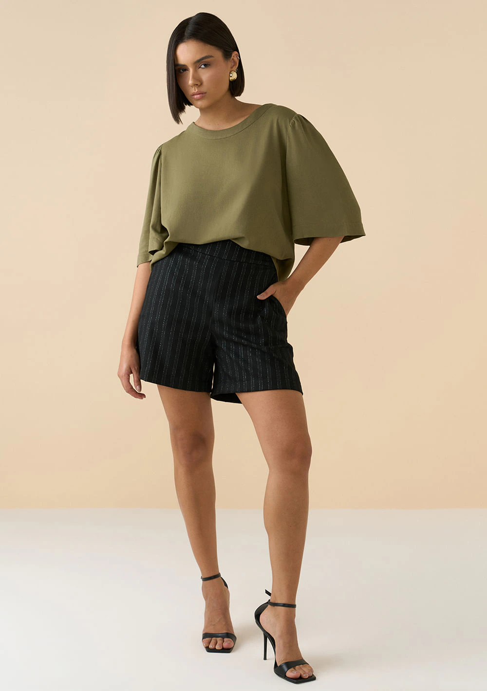Shorts Reto Alta Preto