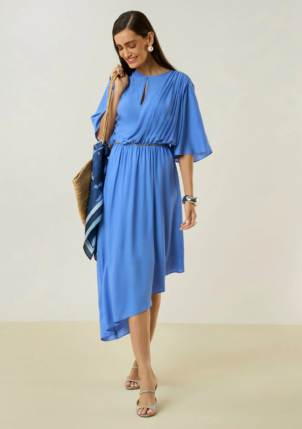 Vestido Maria.Valentina Ajustado Decote Careca Manga Curta Midi Azul