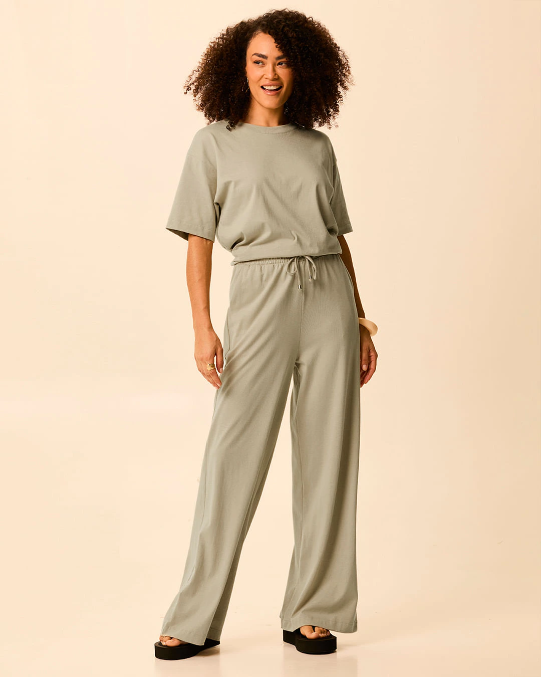 Calça Wide Leg Feminina Cadarço Frontal Bolso Faca Em Malha Do Abraço