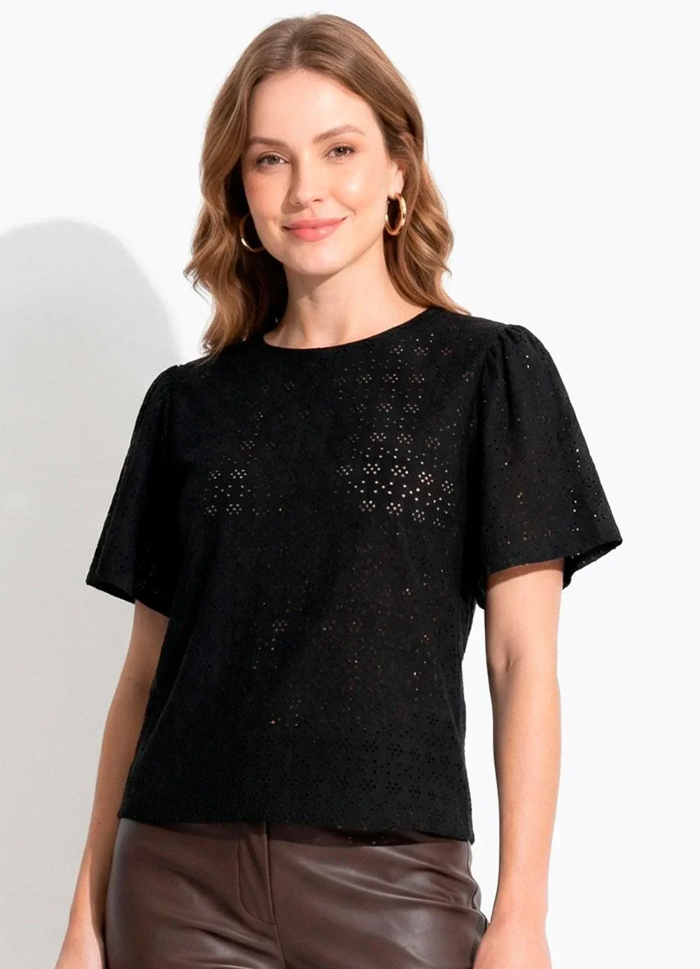 Quintess - Blusa Preta em Malha Laise