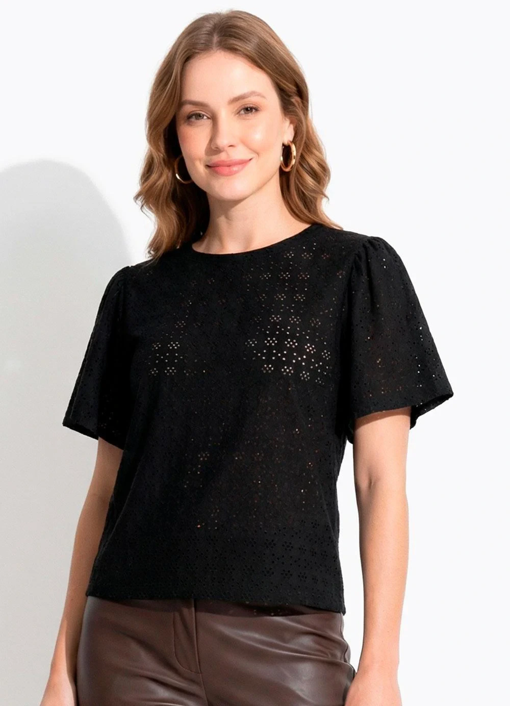 Quintess - Blusa Preta em Malha Laise
