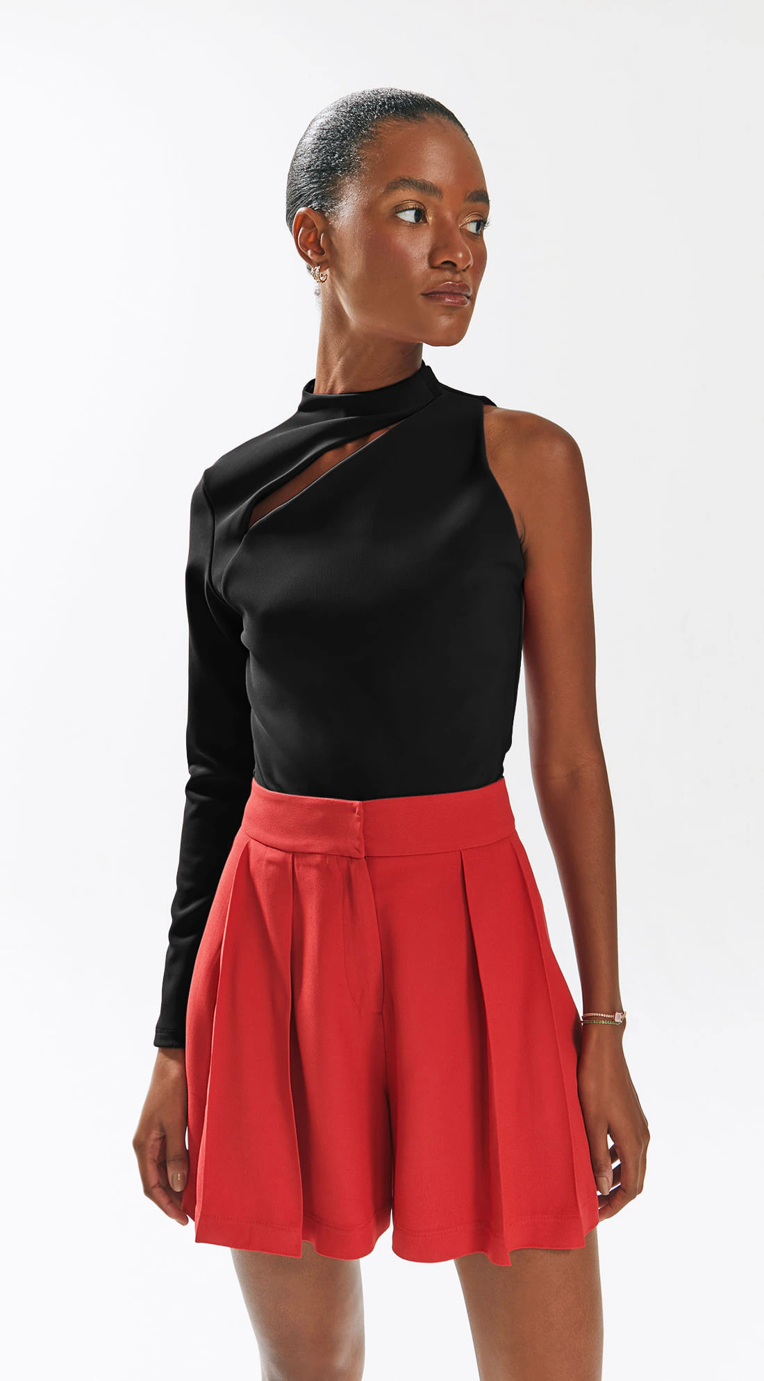 Shorts Iódice Evasê Com Pregas Vermelho