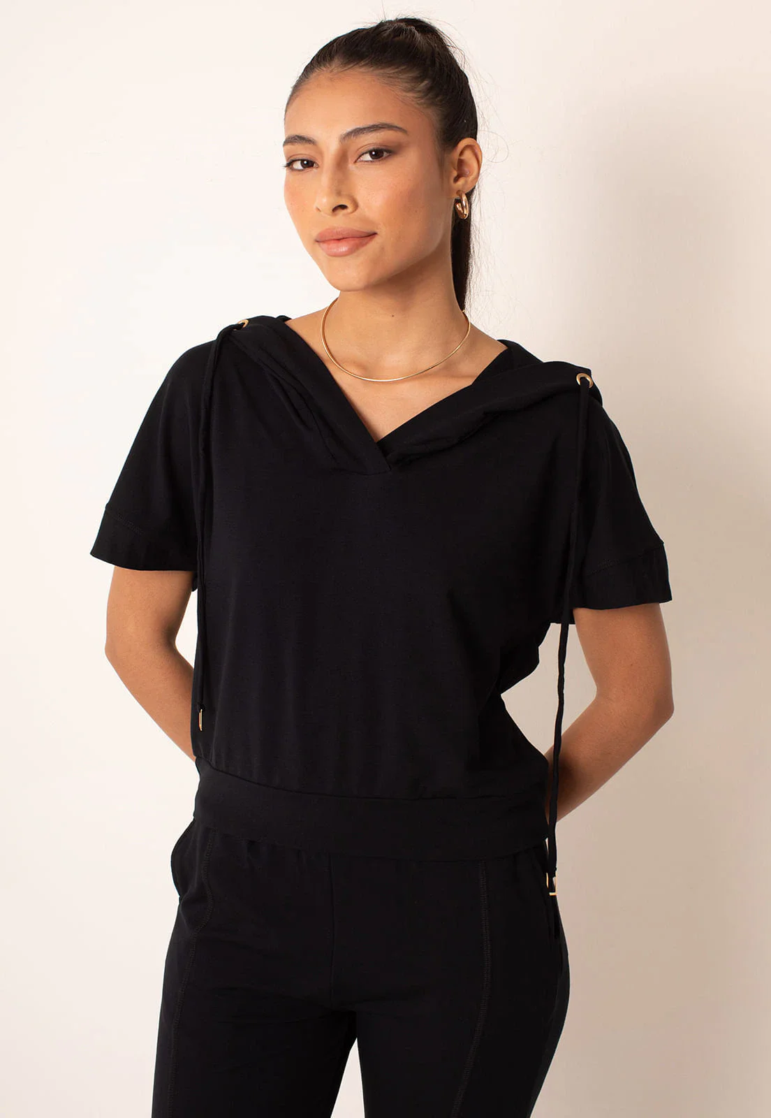 Blusa Casual com Capuz Manga Curta