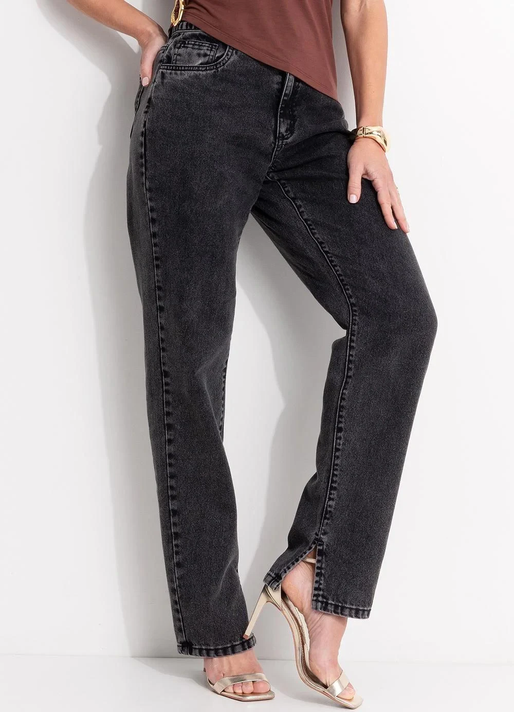 Quintess - Calça Mom Jeans Preto em Jeans