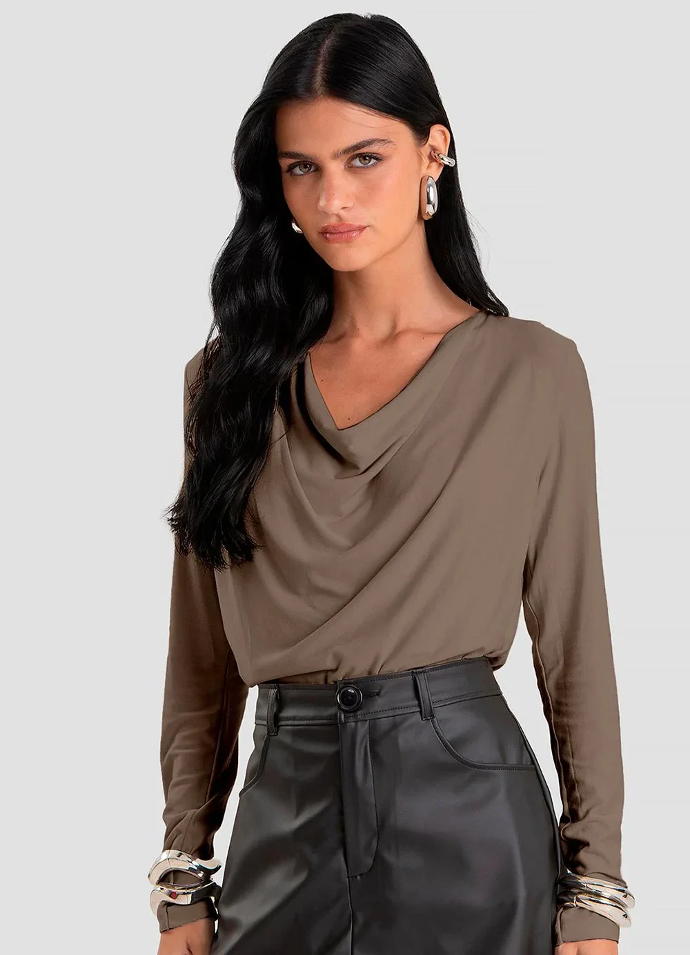 Dianna - Blusa Feminina Degagê em Malha de Viscose Marrom