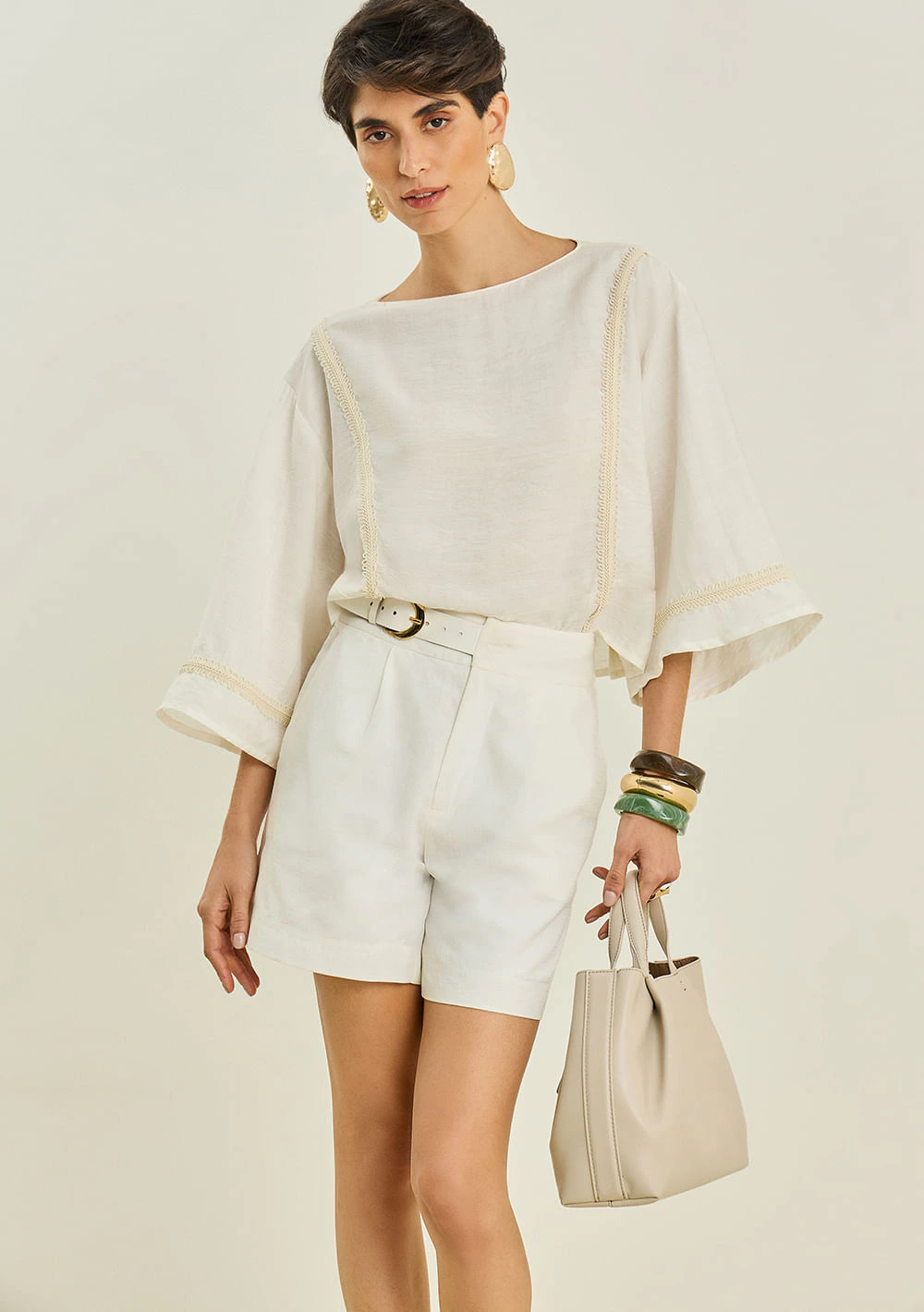 Blusa Maria.Valentina Solta Decote Careca Manga Longa Cropped Off White