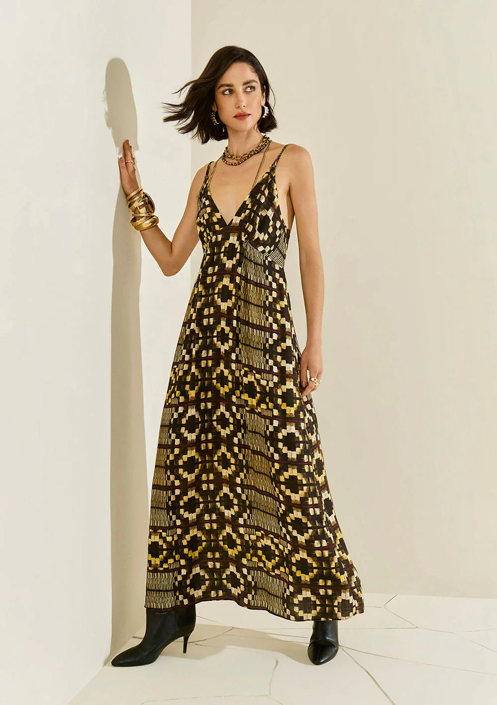 Vestido Morena Rosa Solto Decote V Com Alça Longo Marrom
