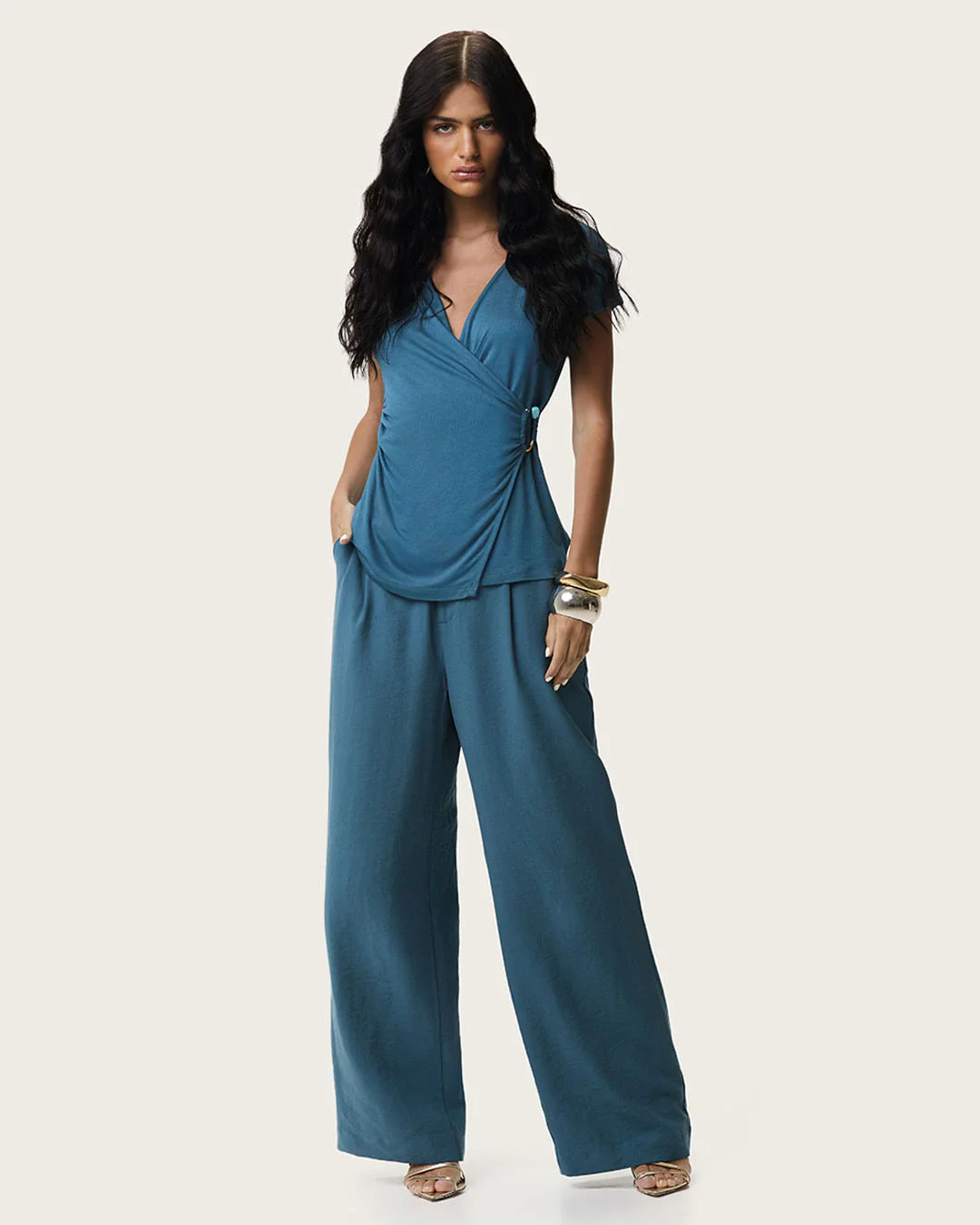 Calça Feminina Alfaiataria Pregas Bolso Faca Tecido Viscose Sarjada - ENFIM
