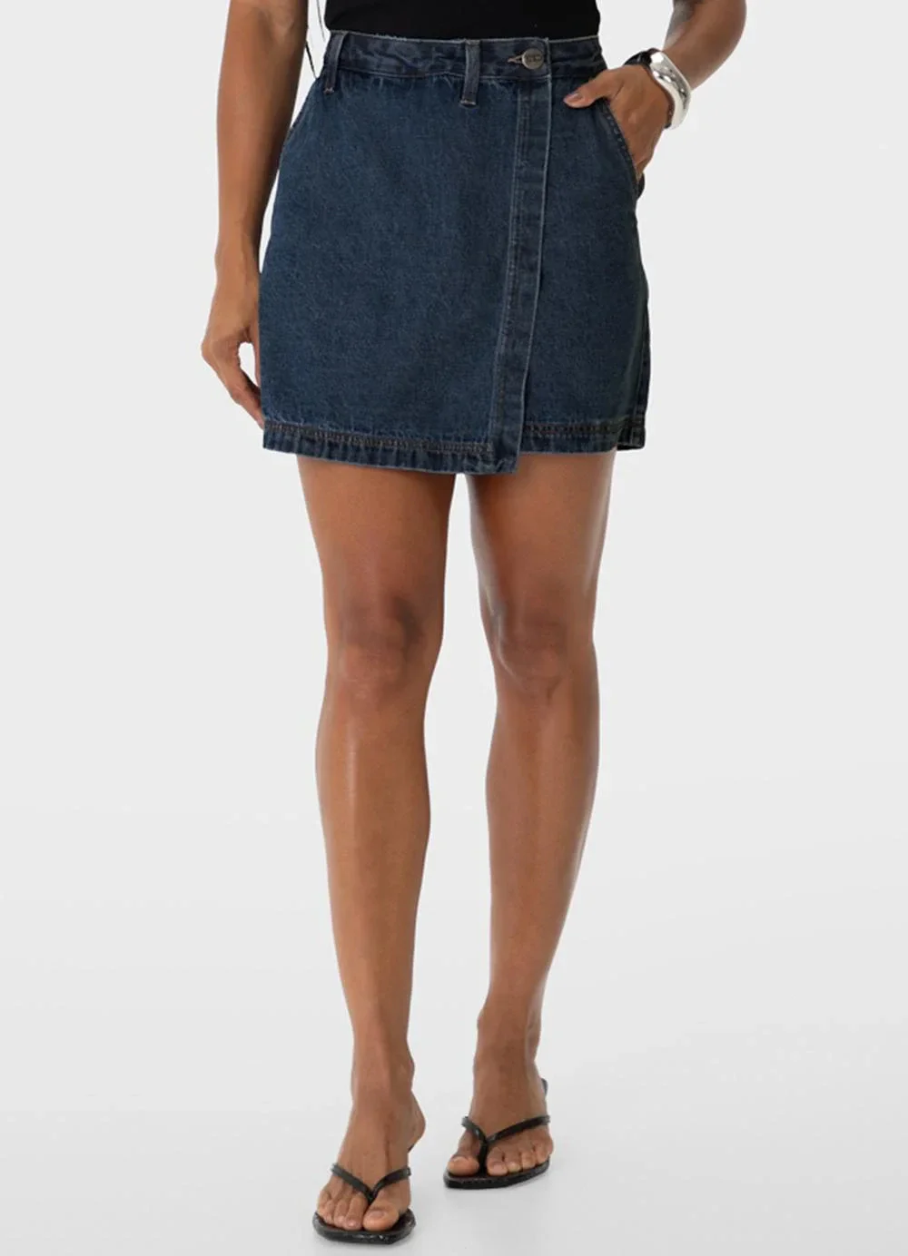 Enfim - Shorts Saia Evasê Jeans Azul Escuro