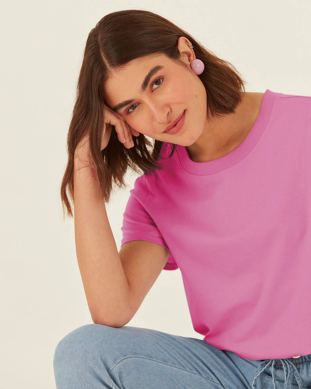 Blusa Básica Feminina Decote Redondo Com Pesponto Em Algodão