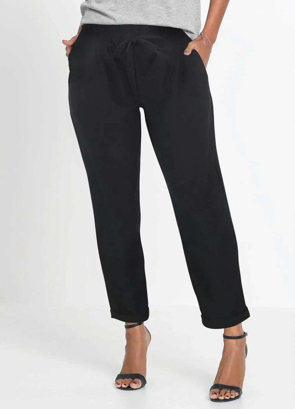bonprix - Calca Jogger com Bolsos Preta
