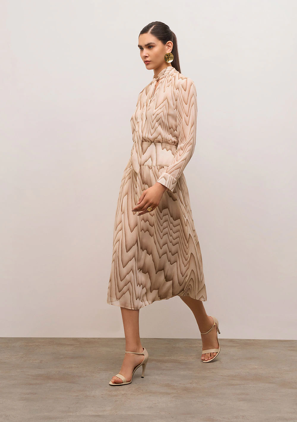 Vestido Iódice Solto Gola Alta Manga Longa Midi Bege/Coral