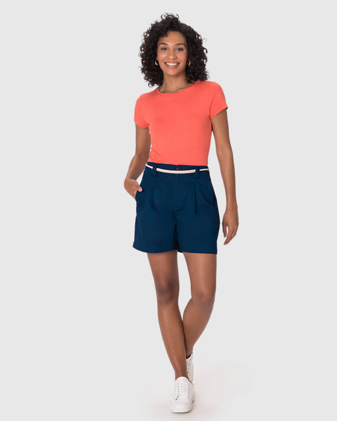 Shorts Reto Feminino Bolso Funcional Em Algodão Sarjado