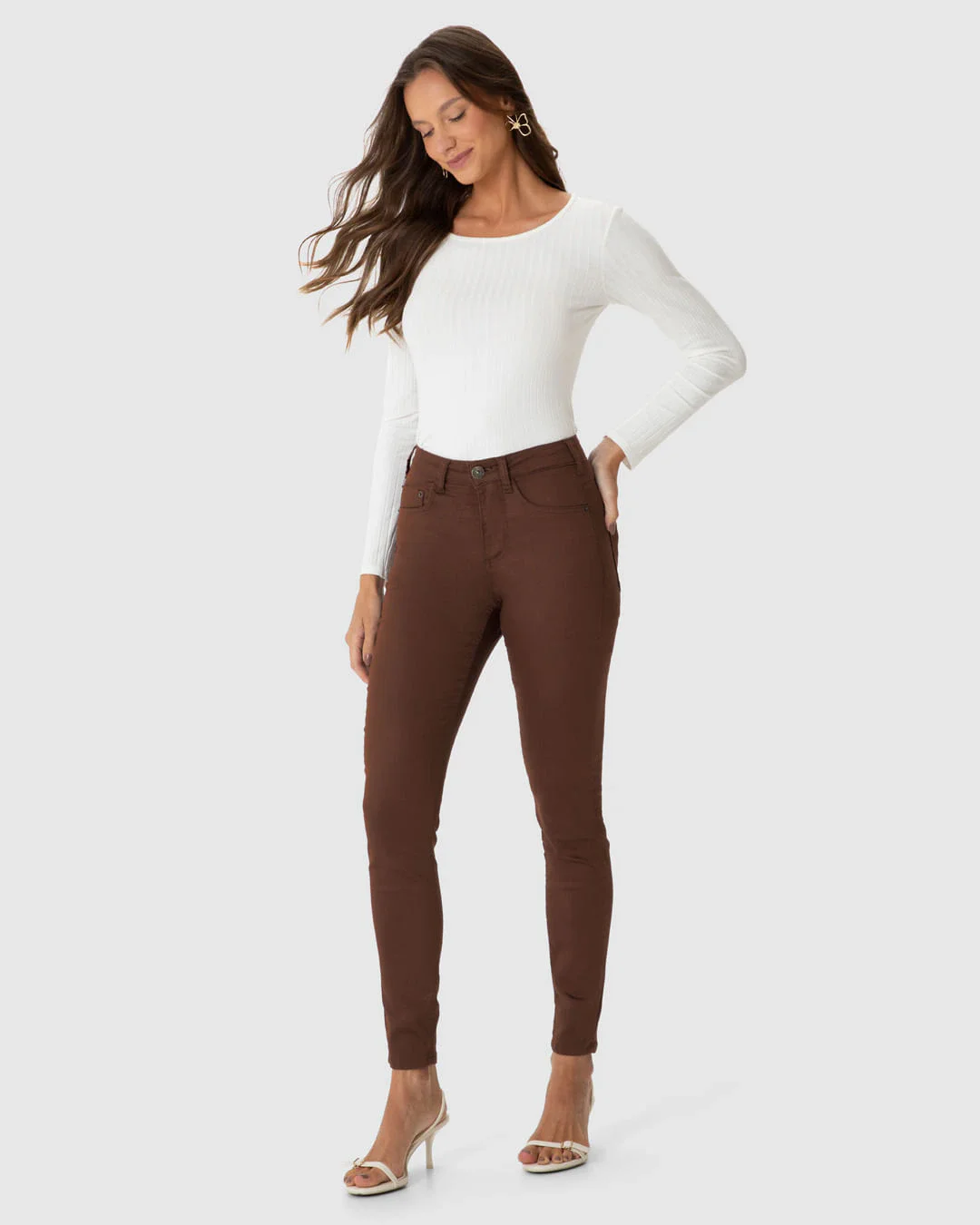 Calça Feminina Skinny Em Sarja Com Elastano