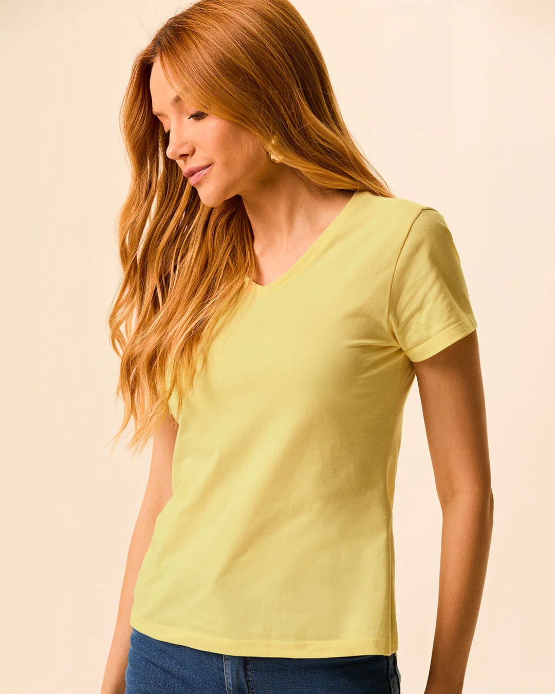 Camiseta Básica Feminina Slim Decote V Em Algodão