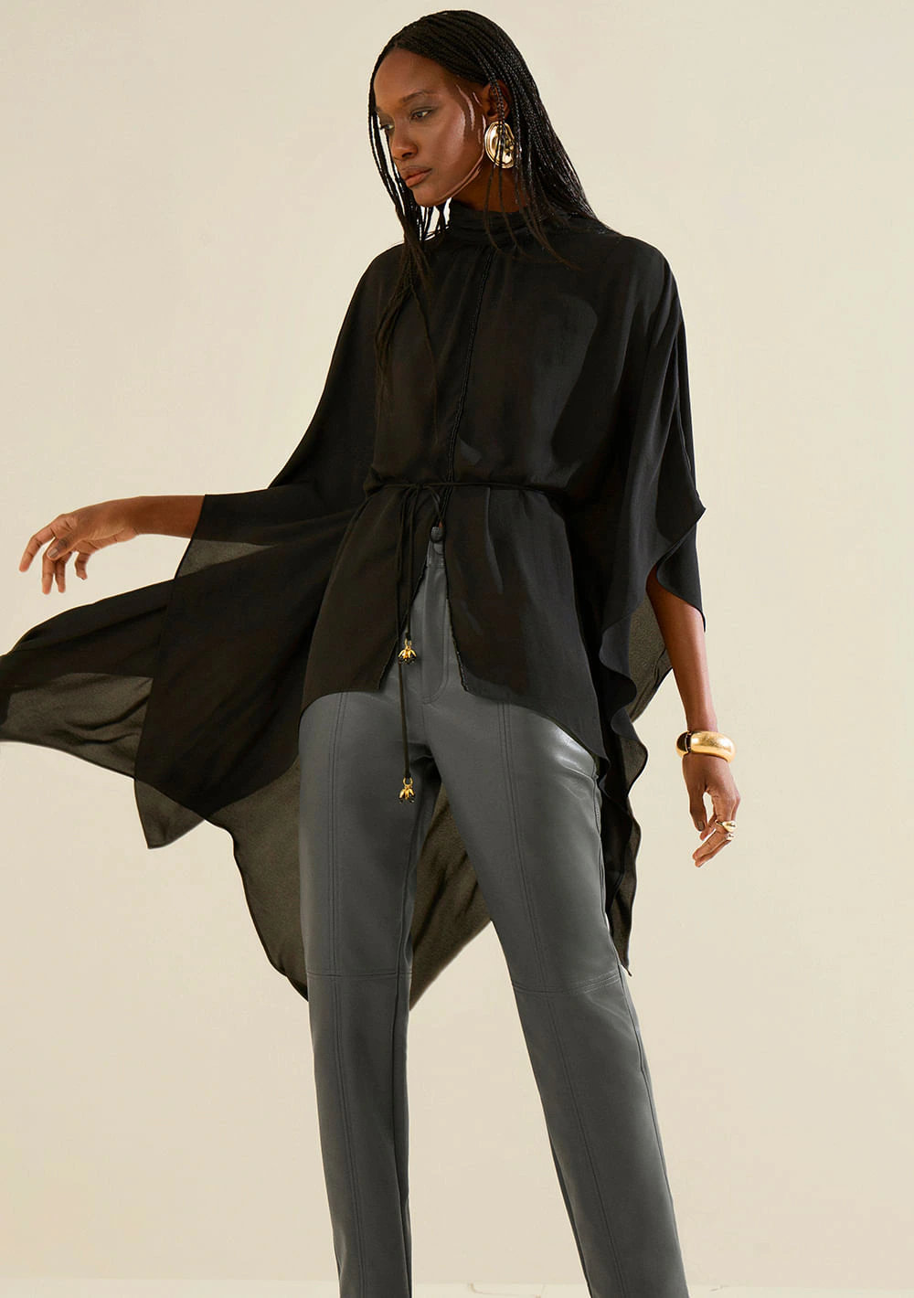Blusa Morena Rosa Solta Gola Alta Manga Curta Padrão Preto