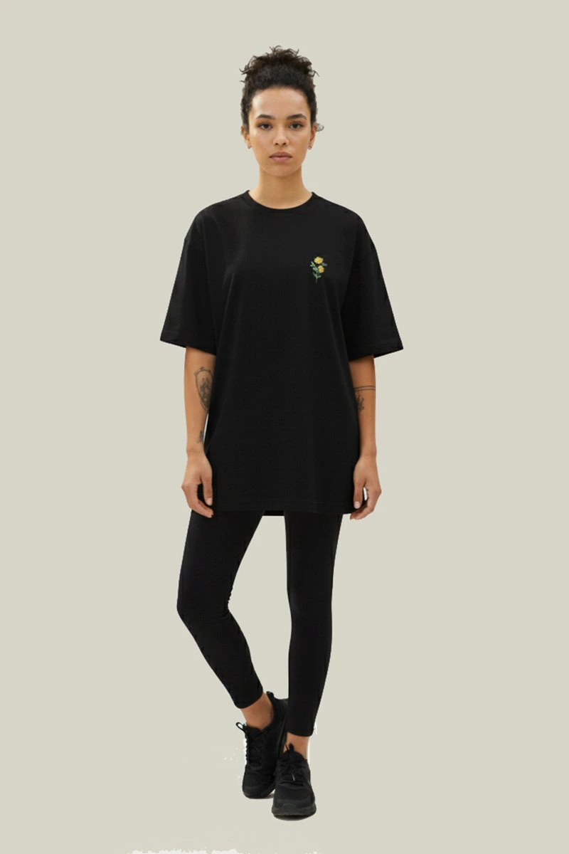 Camiseta Oversized Feminina Preta Algodão Prime WSS Yellow Bloom