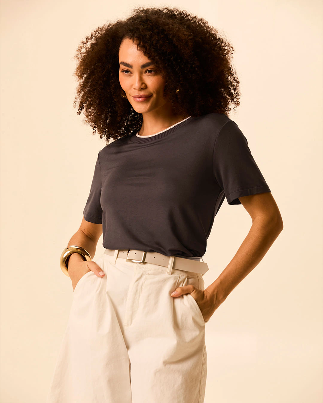 Blusa Básica Feminina Decote Retilínea Em Moletinho De Viscose