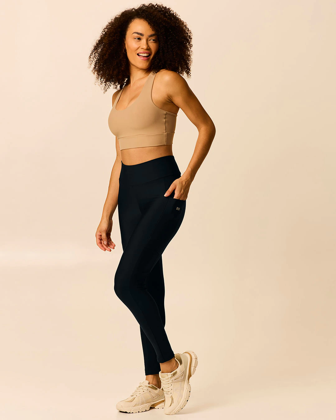Calça Legging Esportiva Bolso Funcional Em Malha Dry E Proteção UV50+ Malwee Active