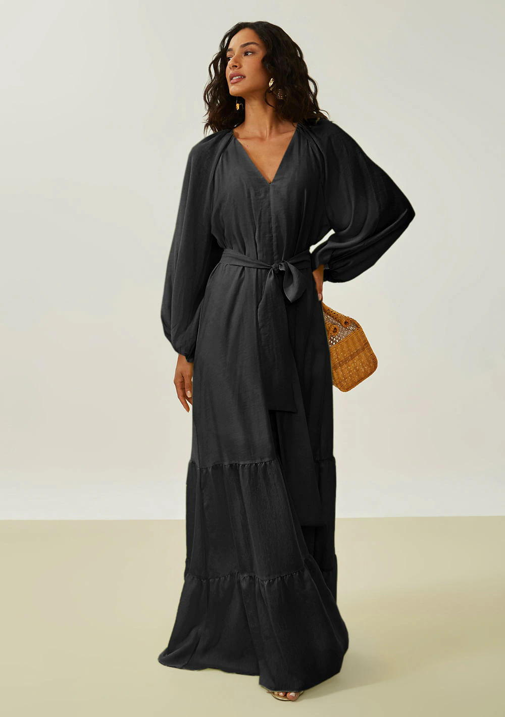 Vestido Maria.Valentina Solto Decote V Manga Longa Longo Preto