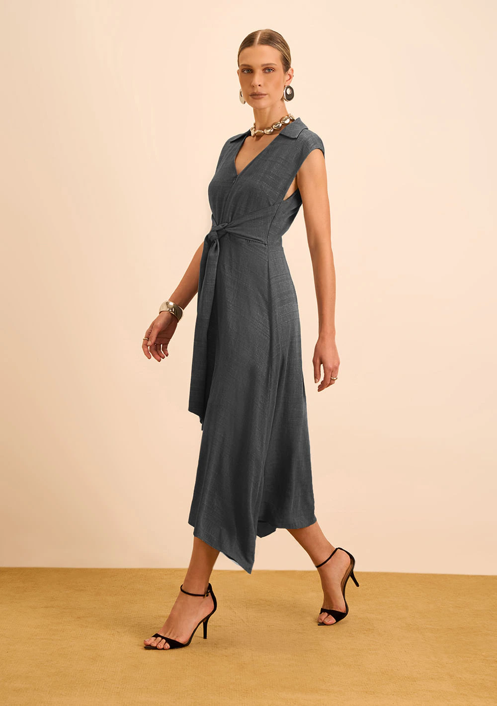Vestido Maria.Valentina Ajustado Gola Clássica Sem Manga Midi Grafite