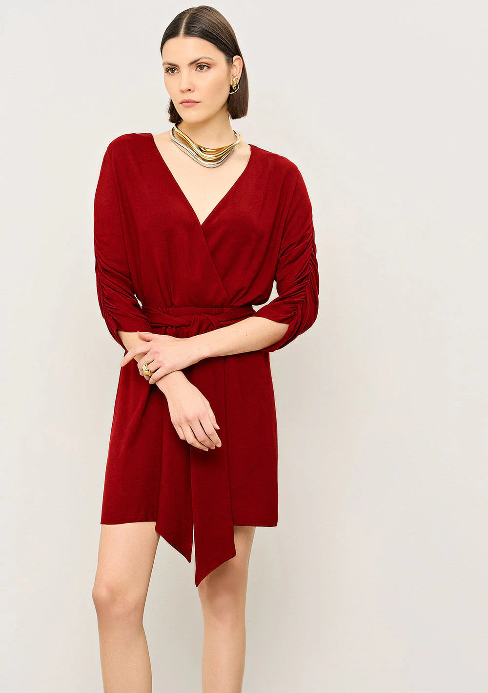 Vestido Iódice Ajustado Decote V Manga 7 Oitavos Curto Vermelho