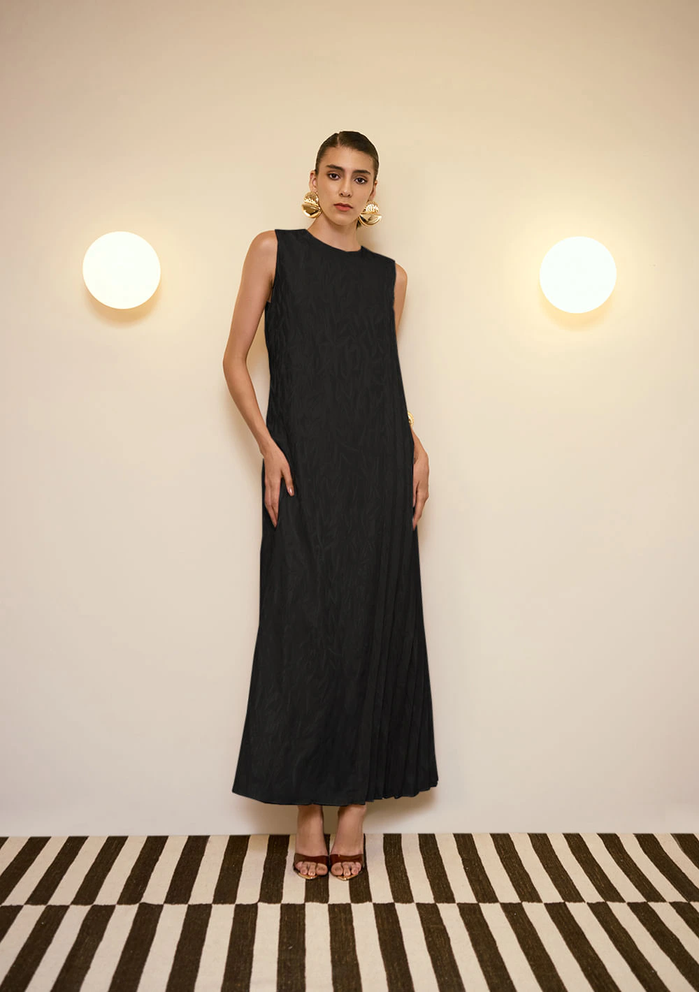 Vestido Midi Solto Rilievo Preto