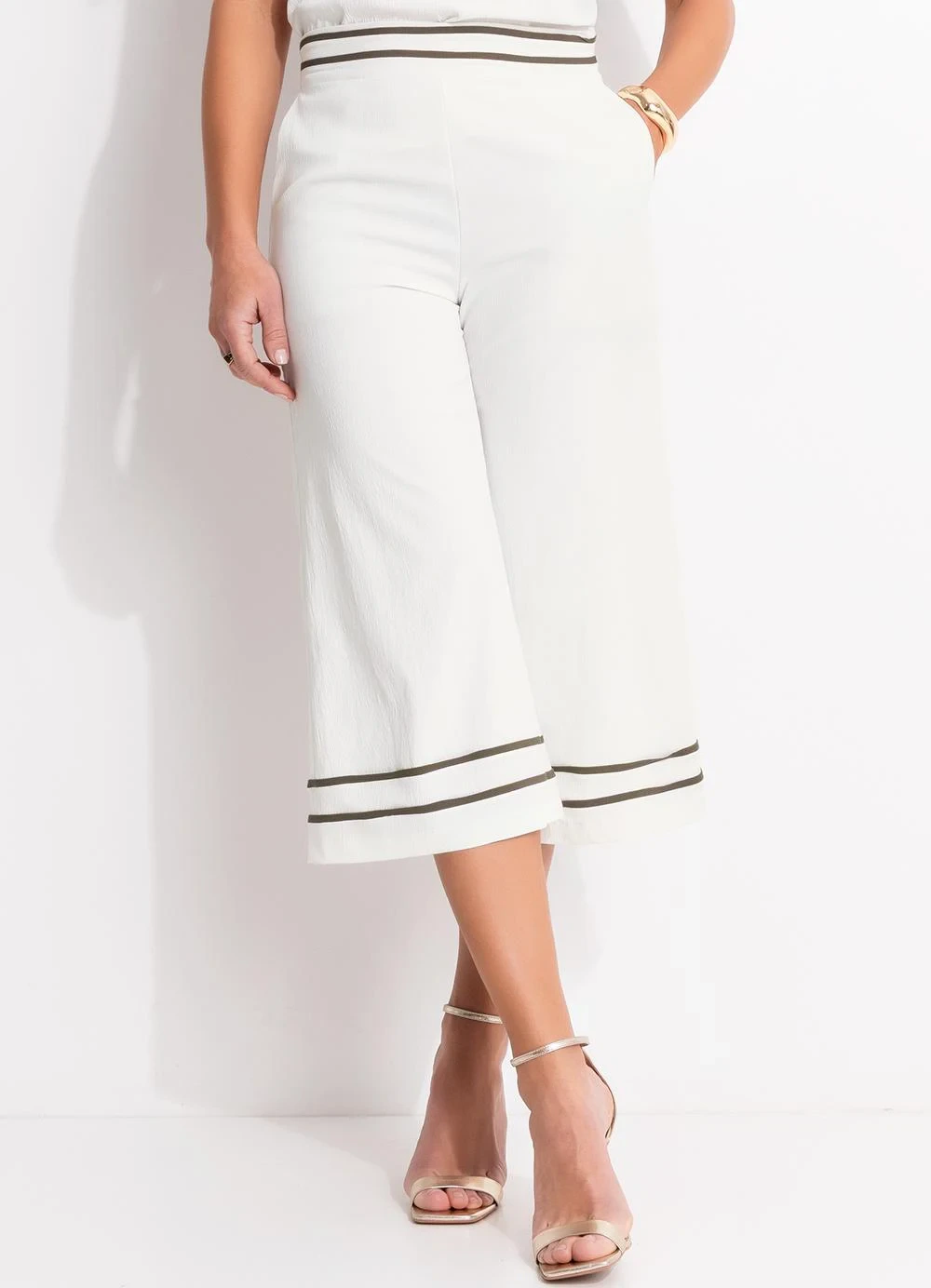 Quintess - Calça Off White em Crepe Plano