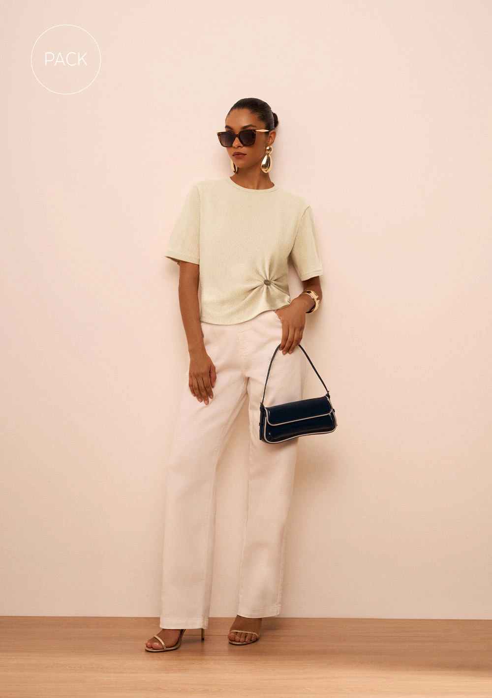 Blusa Maria.Valentina Solta Decote Careca Manga Curta Padrão Off White