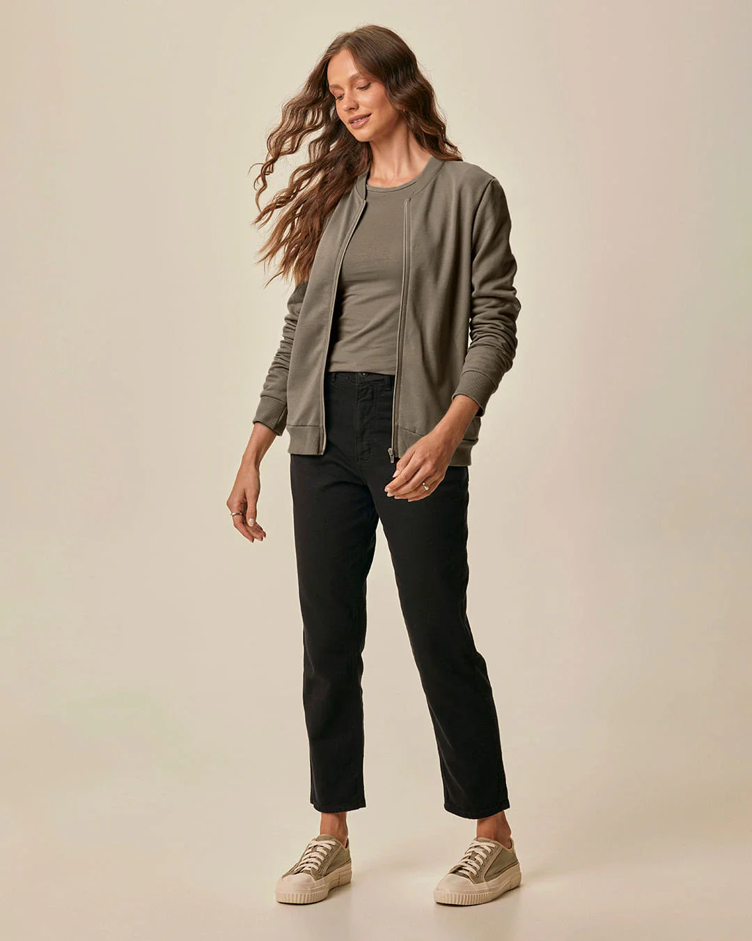 Jaqueta Básica Feminina Bolso Lateral Em Moletom Flanelado