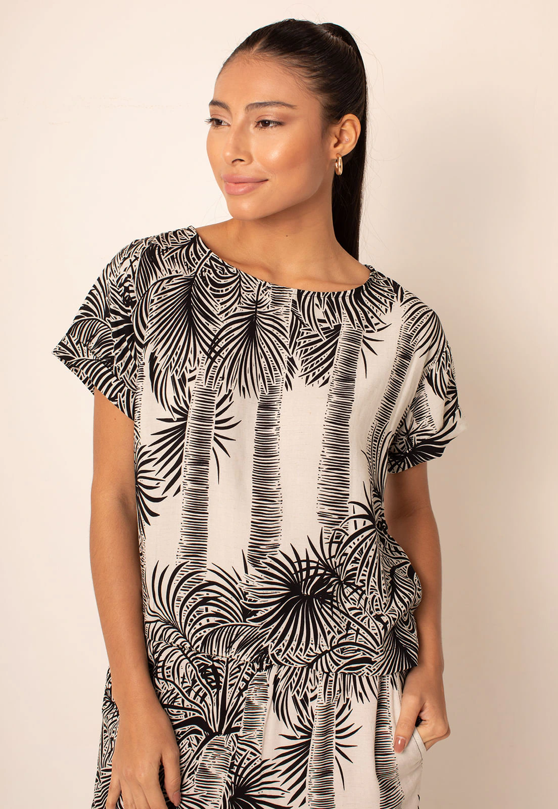 Blusa Universe Curta Com Manga - Veredas
