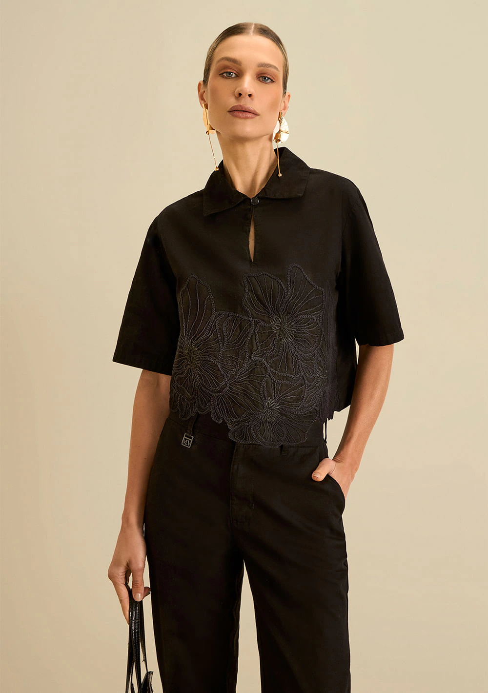 Blusa Maria.Valentina Solta Polo Manga Curta Padrão Preto