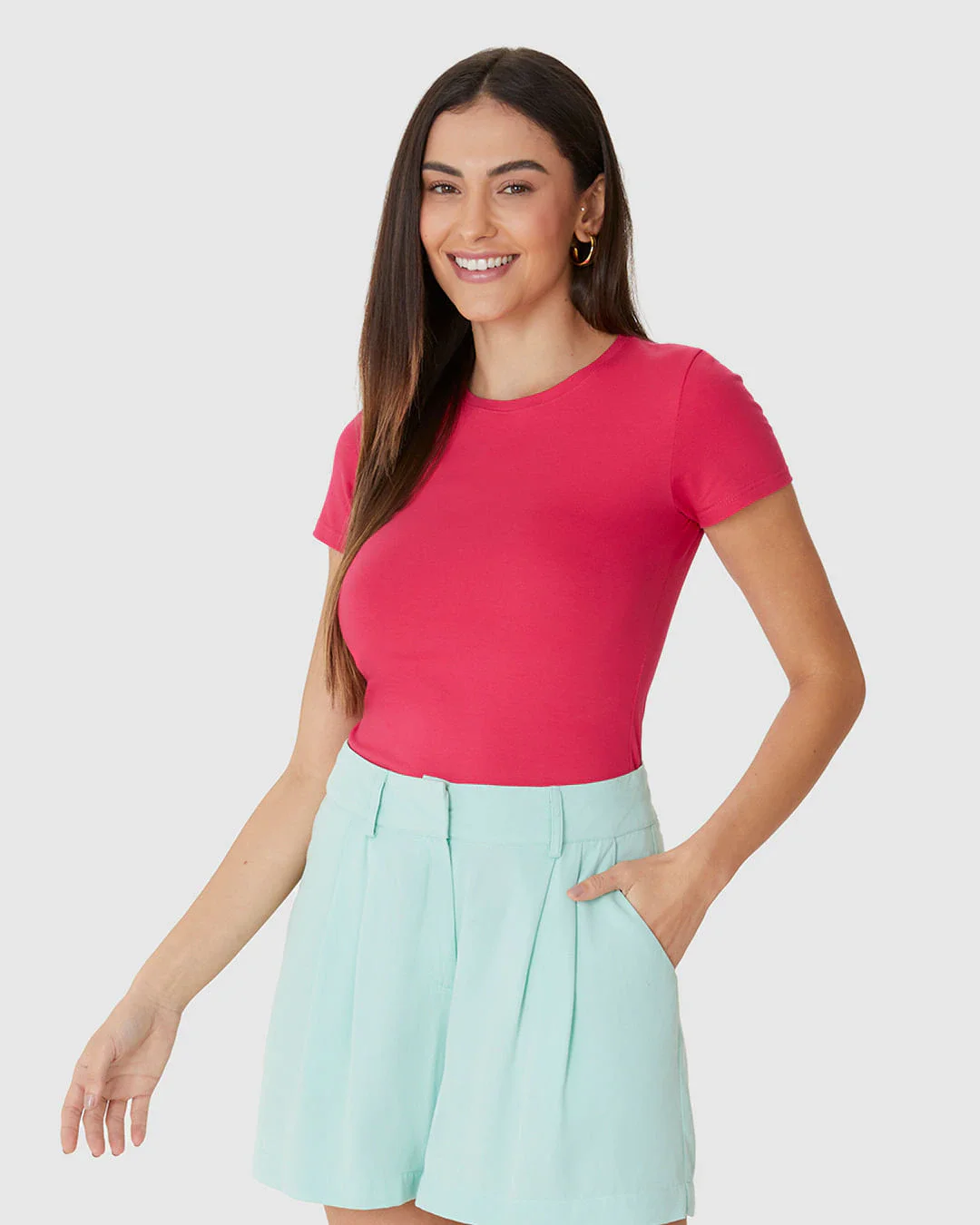 Camiseta Básica Feminina Slim Decote Redondo Em Algodão