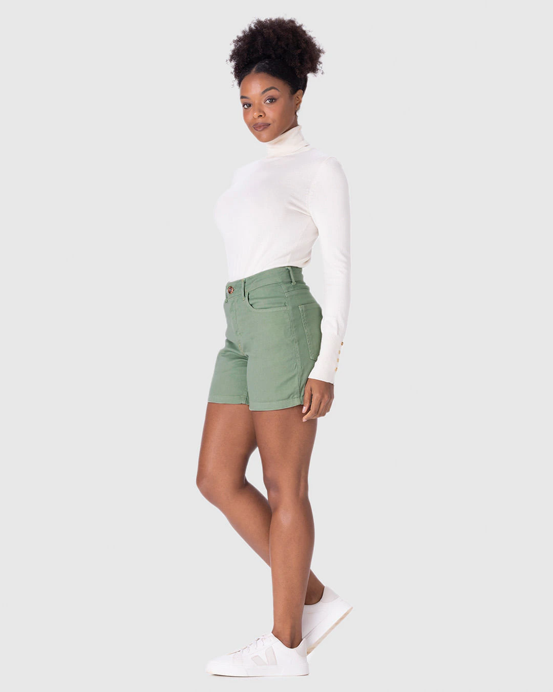 Bermuda Feminina Comfort Em Sarja Com Elastano