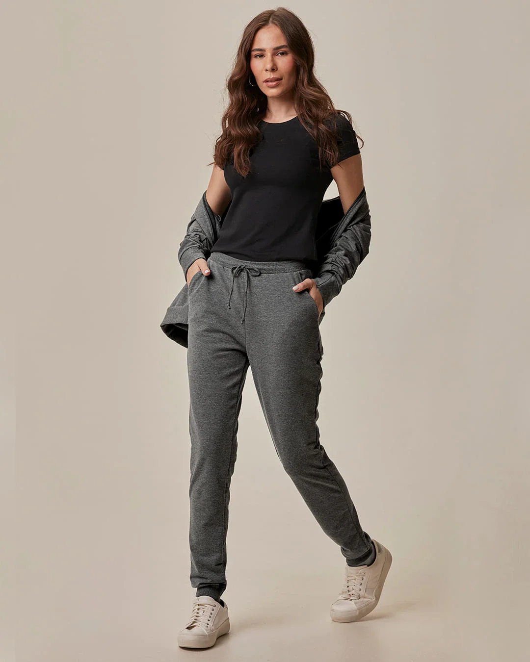 Calça Básica Feminina Jogger Em Moletom Stretch