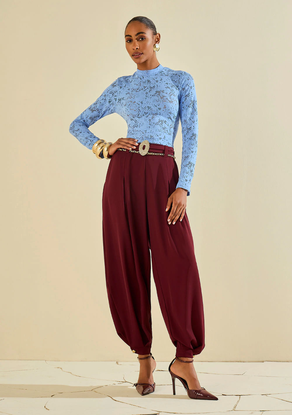 Blusa Morena Rosa Ajustada Gola Alta Manga Longa Padrão Azul