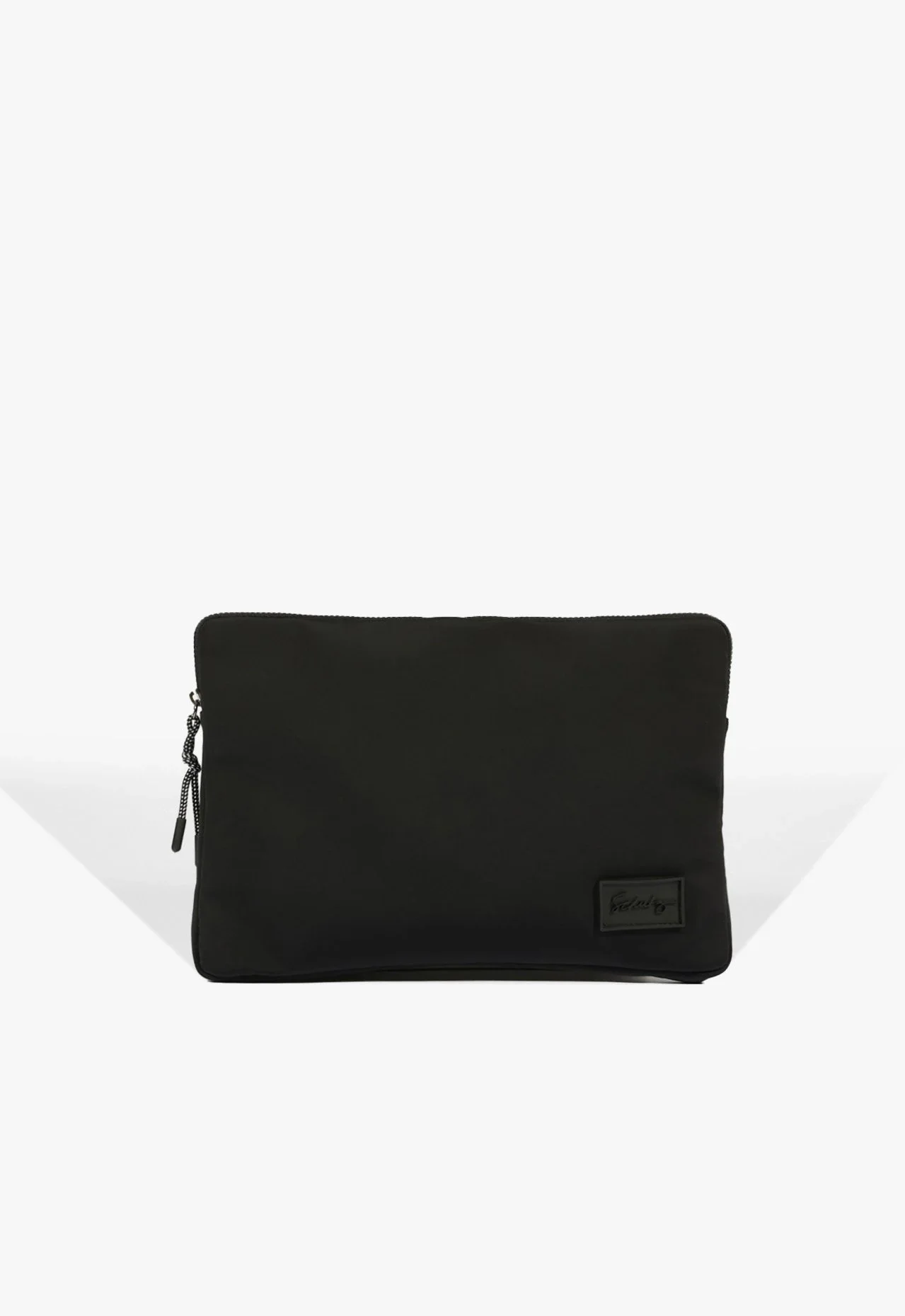 Necessarie preto