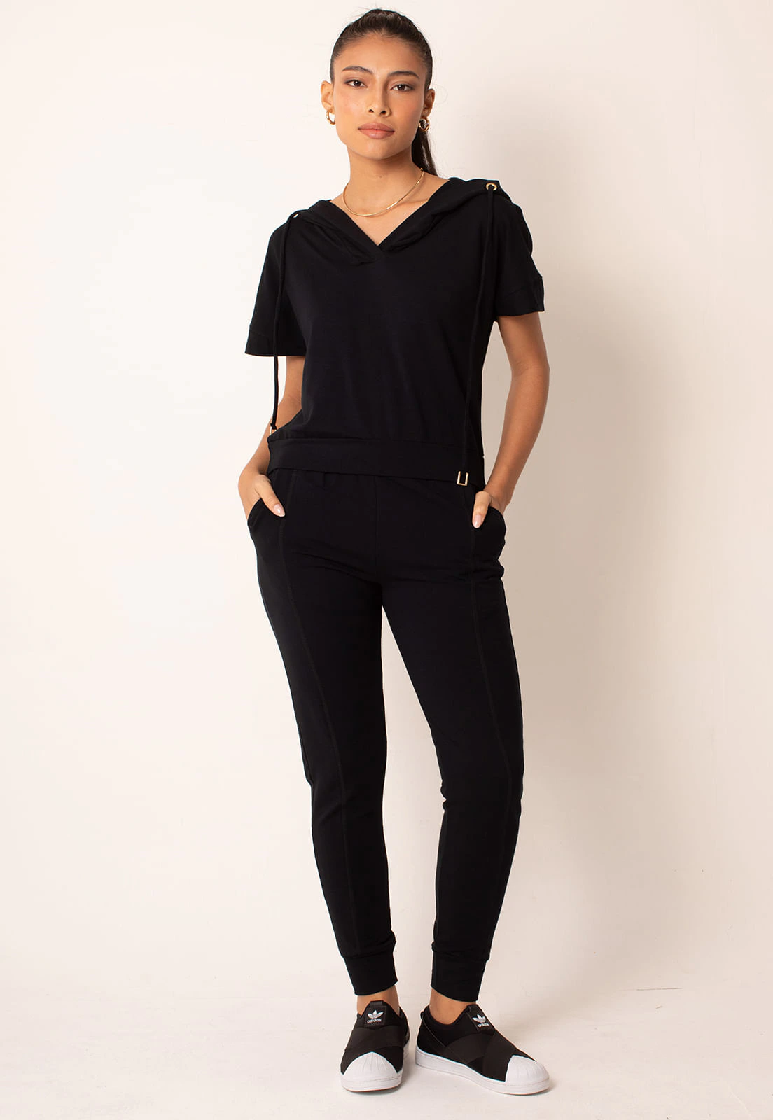 Calça Jogger com Bolsos Funcionais