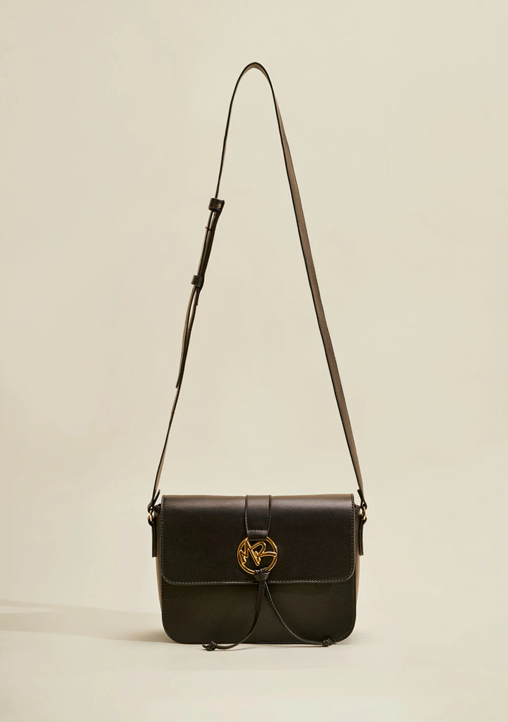 Bolsa Satchel Com Metal Preto