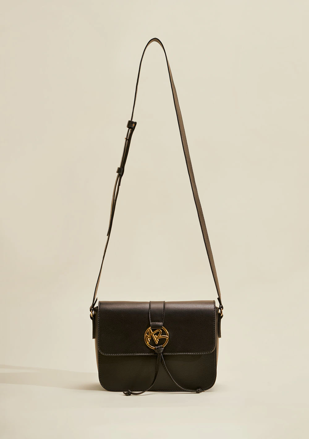 Bolsa Satchel Com Metal Preto