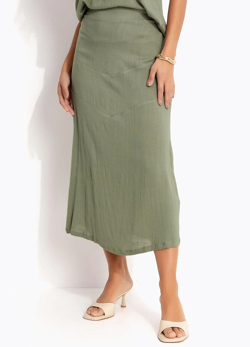 Quintess - Saia Midi Verde Oliva em Viscose Plana