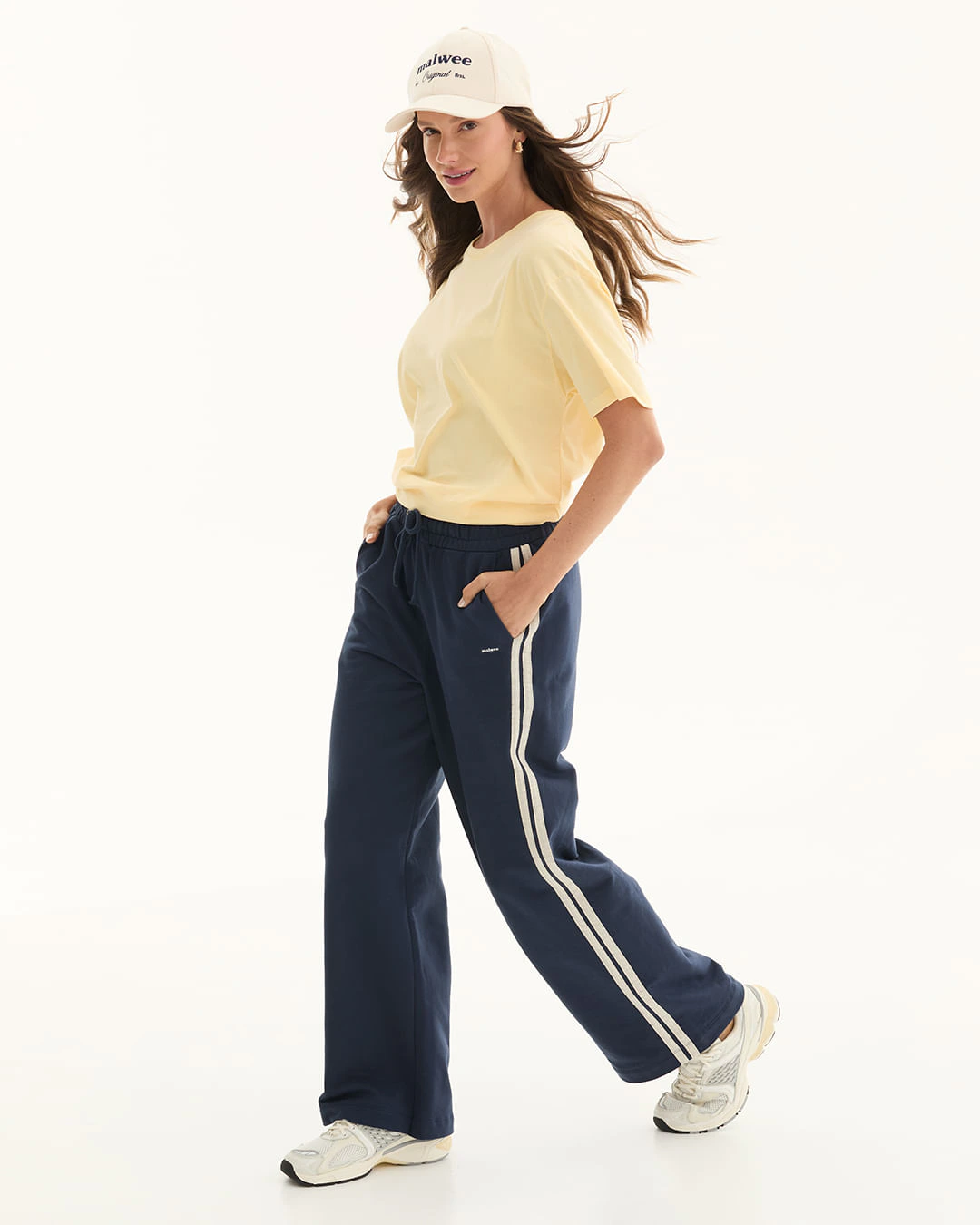 Calça Wide Leg Feminina Listra Lateral Em Moletom Flanelado Original Malwee