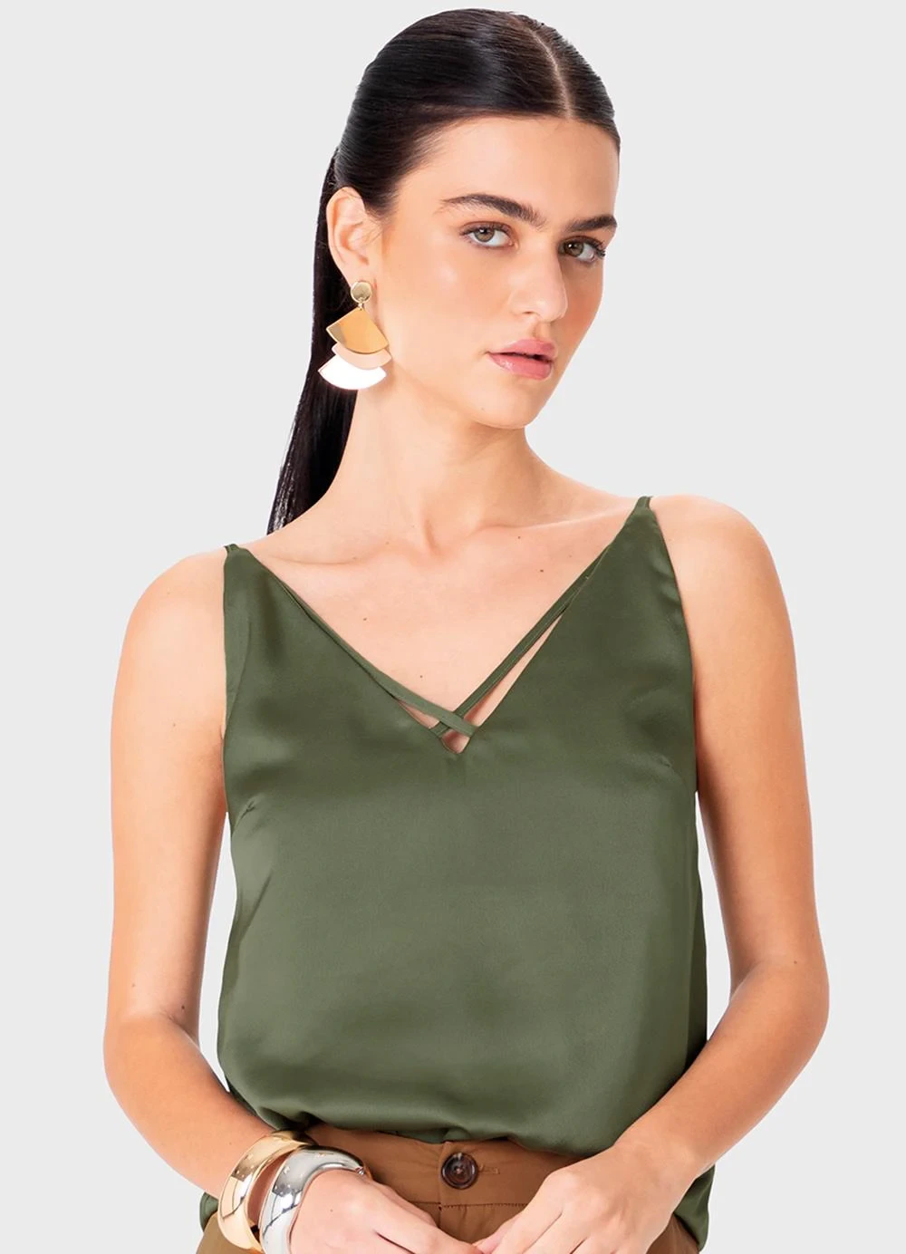 Enfim - Blusa Ampla em Cetim Verde Militar